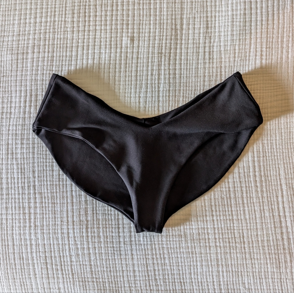 Skatie Shayla Black Swim Bottoms, Size M